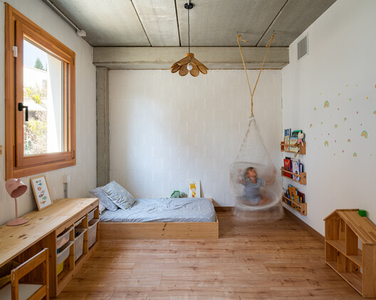 Arlo House / Luis Royon Barea and Andreu Arévalo Llàcer Arlo House / Luis Royon Barea and Andreu Arévalo Llàcer - Interior Photography, Bedroom, Wood, Lighting