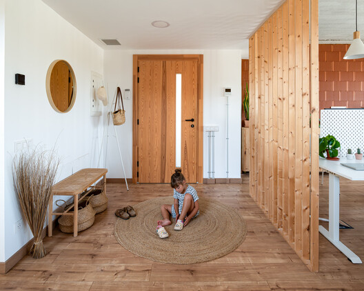 Arlo House / Luis Royon Barea and Andreu Arévalo Llàcer Arlo House / Luis Royon Barea and Andreu Arévalo Llàcer - Interior Photography, Wood, Door