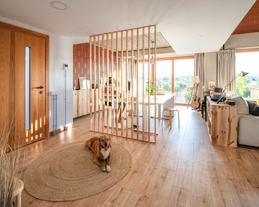 Arlo House / Luis Royon Barea and Andreu Arévalo Llàcer Arlo House / Luis Royon Barea and Andreu Arévalo Llàcer - Interior Photography, Wood, Lighting, Door, Chair