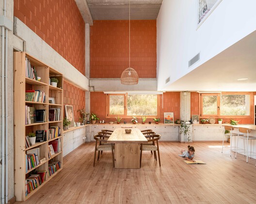 Arlo 住宅 / Luis Royon Barea y Andreu Arévalo Llàcer