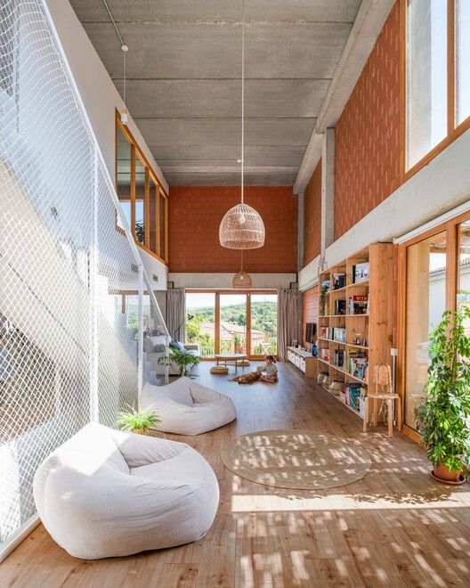Arlo House / Luis Royon Barea and Andreu Arévalo Llàcer Arlo House / Luis Royon Barea and Andreu Arévalo Llàcer - Interior Photography, Wood, Lighting, Chair, Shelving