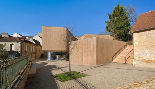 Construction of a Media Library and Redesign of a Music School in Sarlat-la-Canéda / Dominique Coulon & associés Construction of a Media Library and Redesign of a Music School in Sarlat-la-Canéda / Dominique Coulon & associés - Exterior Photography, Concrete