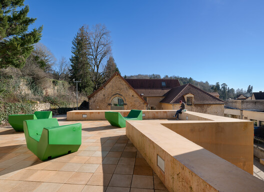 Construction of a Media Library and Redesign of a Music School in Sarlat-la-Canéda / Dominique Coulon & associés Construction of a Media Library and Redesign of a Music School in Sarlat-la-Canéda / Dominique Coulon & associés - Exterior Photography, Concrete