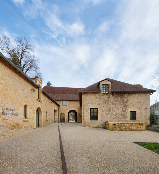 Construction of a Media Library and Redesign of a Music School in Sarlat-la-Canéda / Dominique Coulon & associés Construction of a Media Library and Redesign of a Music School in Sarlat-la-Canéda / Dominique Coulon & associés - Exterior Photography, Brick