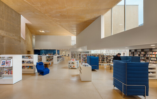 Construction of a Media Library and Redesign of a Music School in Sarlat-la-Canéda / Dominique Coulon & associés Construction of a Media Library and Redesign of a Music School in Sarlat-la-Canéda / Dominique Coulon & associés - Interior Photography, Shelving