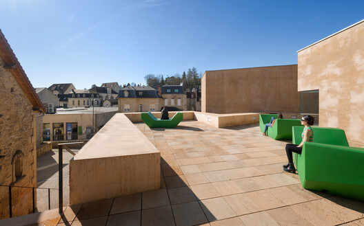 Construction of a Media Library and Redesign of a Music School in Sarlat-la-Canéda / Dominique Coulon & associés Construction of a Media Library and Redesign of a Music School in Sarlat-la-Canéda / Dominique Coulon & associés - Exterior Photography, Concrete