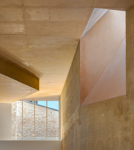 Construction of a Media Library and Redesign of a Music School in Sarlat-la-Canéda / Dominique Coulon & associés Construction of a Media Library and Redesign of a Music School in Sarlat-la-Canéda / Dominique Coulon & associés - Interior Photography