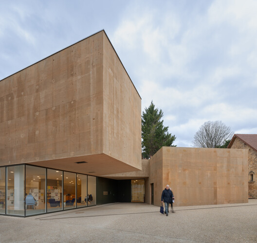Construction of a Media Library and Redesign of a Music School in Sarlat-la-Canéda / Dominique Coulon & associés Construction of a Media Library and Redesign of a Music School in Sarlat-la-Canéda / Dominique Coulon & associés - Exterior Photography, Concrete