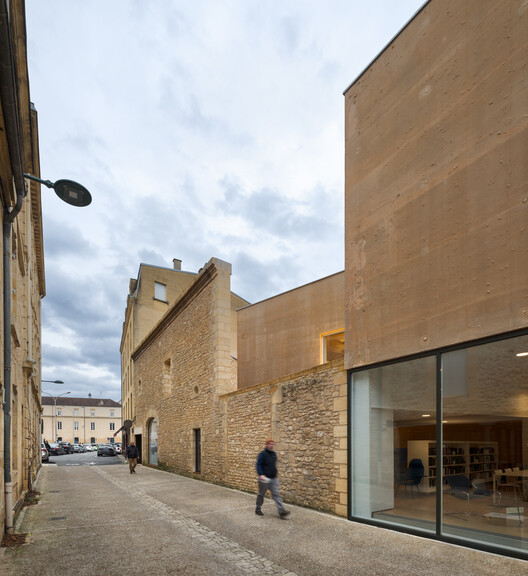 Construction of a Media Library and Redesign of a Music School in Sarlat-la-Canéda / Dominique Coulon & associés Construction of a Media Library and Redesign of a Music School in Sarlat-la-Canéda / Dominique Coulon & associés - Exterior Photography, Concrete