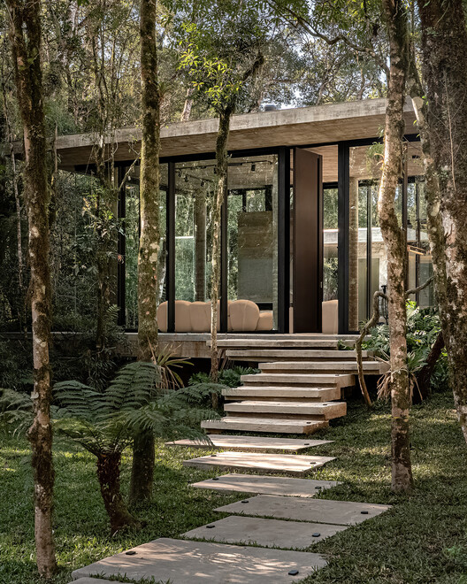Casa de Vidro / Charlene Koetz Arquitetura - Imagen 2 de 22