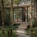 Casa de Vidro / Charlene Koetz Arquitetura - Imagen 2 de 22