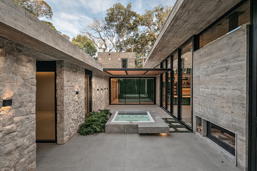 Glass House / Charlene Koetz Arquitetura - Exterior Photography, Concrete