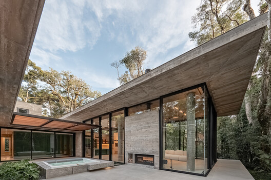 Glass House / Charlene Koetz Arquitetura - Image 5 of 22