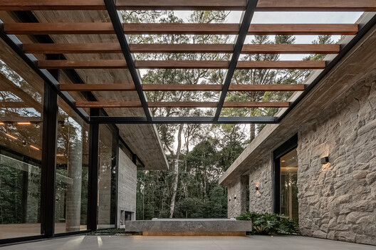 Glass House / Charlene Koetz Arquitetura - Image 9 of 22