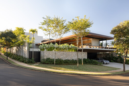 Forest House / Lucas Gonçalves Arquitetura - Image 4 of 28