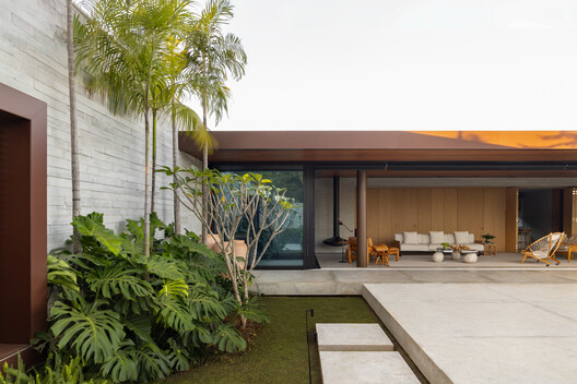 Forest House / Lucas Gonçalves Arquitetura - Image 8 of 28