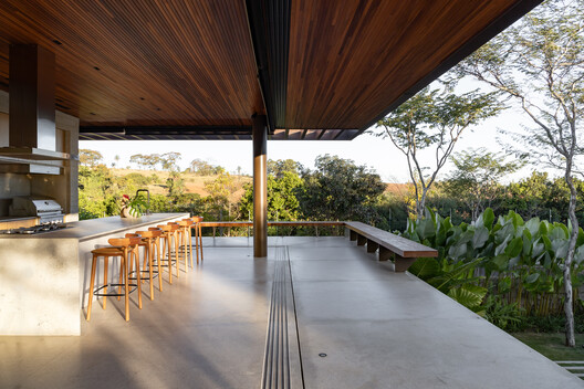 Forest House / Lucas Gonçalves Arquitetura - Interior Photography, Dining room, Wood, Beam