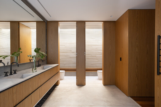 Forest House / Lucas Gonçalves Arquitetura - Interior Photography, Wood, Door, Glass