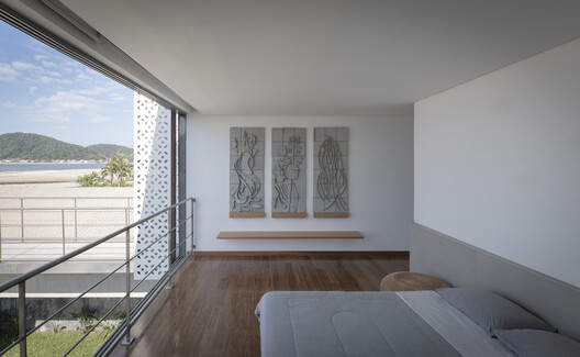 Guaratuba House / Estúdio 41 - Interior Photography, Bedroom, Balcony