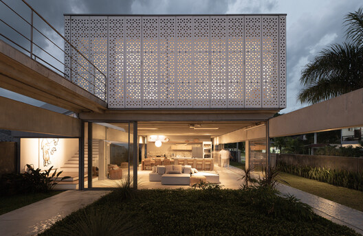 Guaratuba House / Estúdio 41 - Image 2 of 35