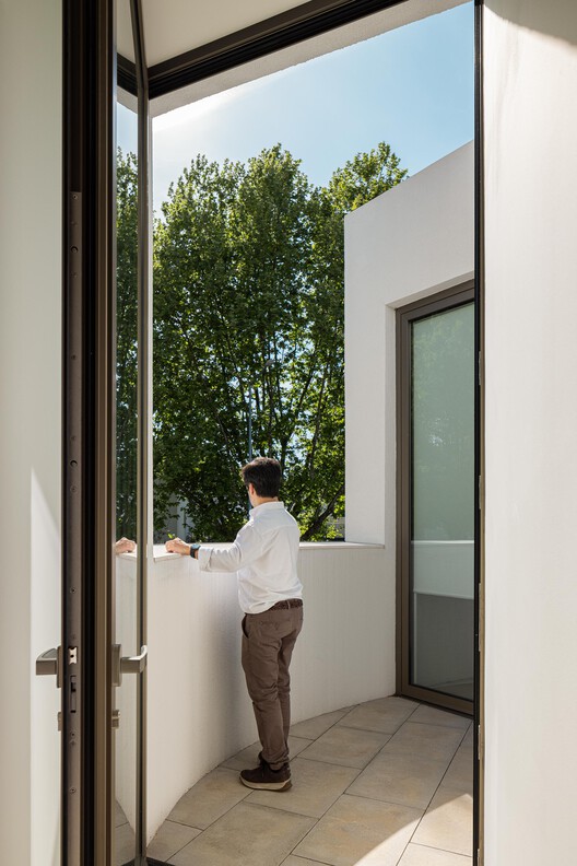 São João Pharmacy / Tsou Arquitectos São João Pharmacy / Tsou Arquitectos - Exterior Photography, Glass