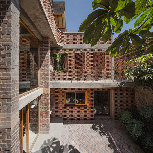 15 Colombian Houses with Exposed Brick 15 Colombian Houses with Exposed Brick - Image 14 of 16