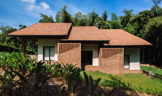 15 Colombian Houses with Exposed Brick 15 Colombian Houses with Exposed Brick - Image 3 of 16