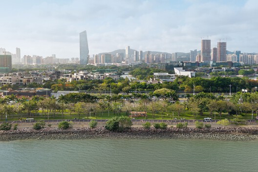 A Leaf Canopy by the Sea / Studio 10 A Leaf Canopy by the Sea / Studio 10 - Exterior Photography, Cityscape