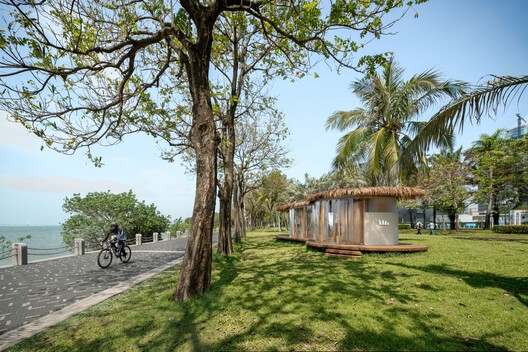 A Leaf Canopy by the Sea / Studio 10 A Leaf Canopy by the Sea / Studio 10 - Image 26 of 34