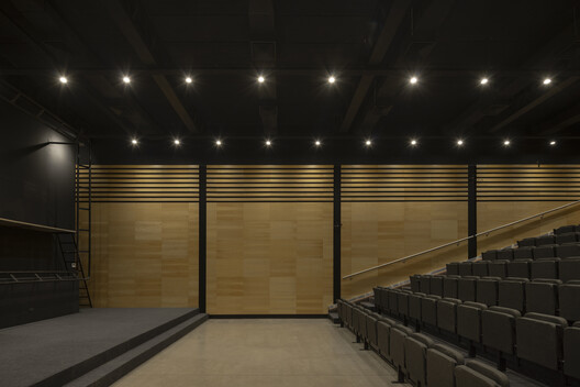 Audiovisual Experimentation Center / Dirección General de Arquitectura + Secretaria de Planificación + Municipalidad de Avellaneda Audiovisual Experimentation Center / Dirección General de Arquitectura + Secretaria de Planificación + Municipalidad de Avellaneda - Image 12 of 38