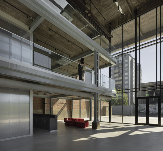 Audiovisual Experimentation Center / Dirección General de Arquitectura + Secretaria de Planificación + Municipalidad de Avellaneda Audiovisual Experimentation Center / Dirección General de Arquitectura + Secretaria de Planificación + Municipalidad de Avellaneda - Interior Photography, Glass, Beam