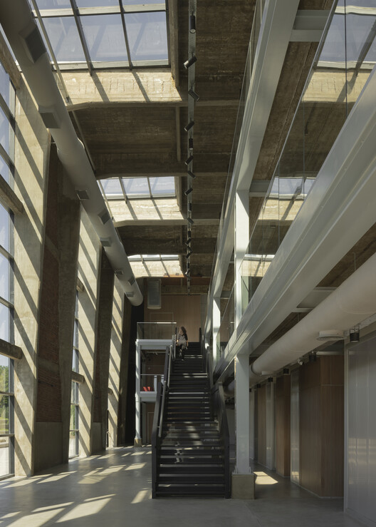Audiovisual Experimentation Center / Dirección General de Arquitectura + Secretaria de Planificación + Municipalidad de Avellaneda Audiovisual Experimentation Center / Dirección General de Arquitectura + Secretaria de Planificación + Municipalidad de Avellaneda - Interior Photography, Wood, Glass