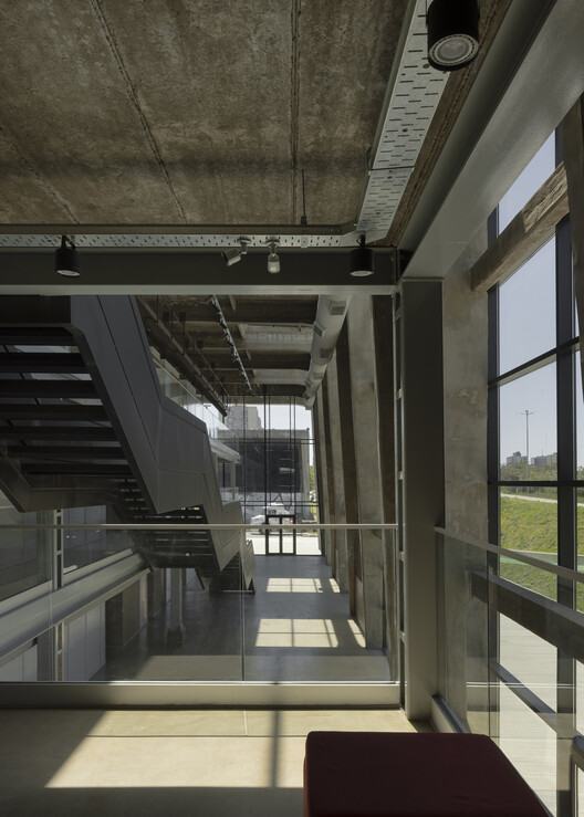 Audiovisual Experimentation Center / Dirección General de Arquitectura + Secretaria de Planificación + Municipalidad de Avellaneda Audiovisual Experimentation Center / Dirección General de Arquitectura + Secretaria de Planificación + Municipalidad de Avellaneda - Image 27 of 38