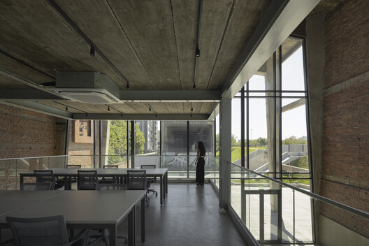 Audiovisual Experimentation Center / Dirección General de Arquitectura + Secretaria de Planificación + Municipalidad de Avellaneda Audiovisual Experimentation Center / Dirección General de Arquitectura + Secretaria de Planificación + Municipalidad de Avellaneda - Interior Photography, Kitchen, Glass