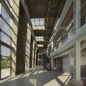 Centro de Experimentación Audiovisual / Dirección General de Arquitectura + Secretaria de Planificación + Municipalidad de Avellaneda - Fotografía interior, Madera, Vidrio, Fijación Vigas