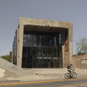 Centro de Experimentación Audiovisual / Dirección General de Arquitectura + Secretaria de Planificación + Municipalidad de Avellaneda - Fotografía exterior, Concreto