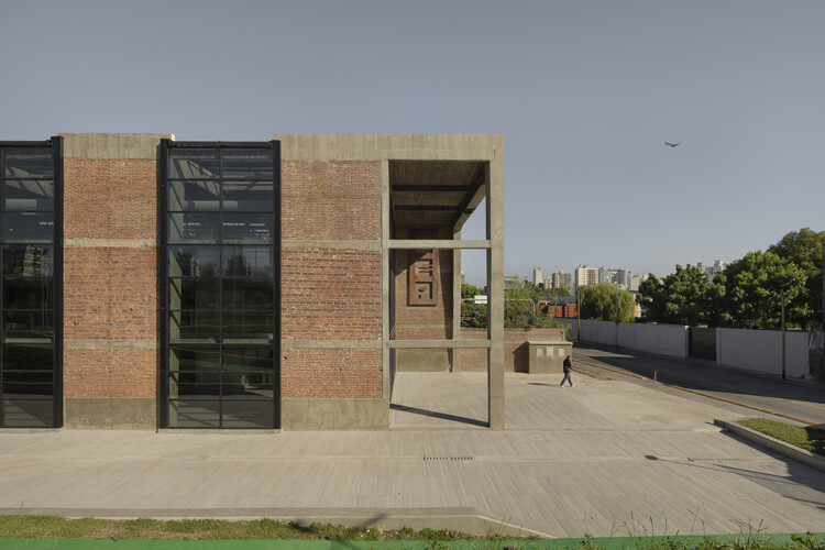 Centro de Experimentación Audiovisual / Dirección General de Arquitectura + Secretaria de Planificación + Municipalidad de Avellaneda - Fotografía exterior, Concreto
