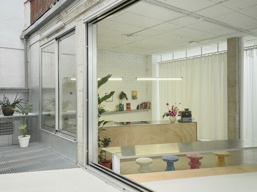Hybrid Infrastructure Doble Erre / Morphism Hybrid Infrastructure Doble Erre / Morphism - Interior Photography, Glass
