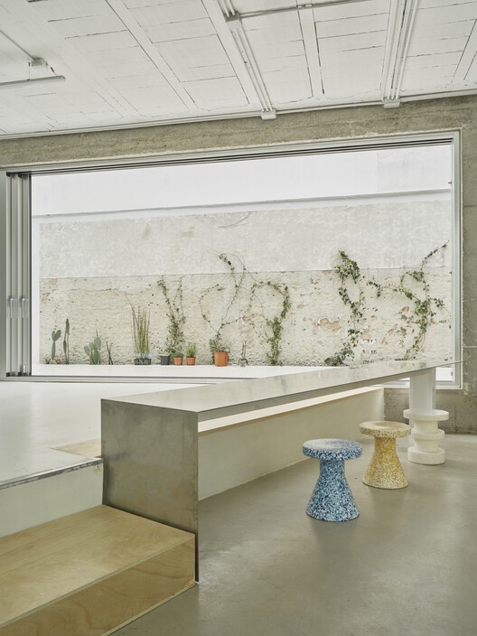 Hybrid Infrastructure Doble Erre / Morphism Hybrid Infrastructure Doble Erre / Morphism - Interior Photography, Concrete
