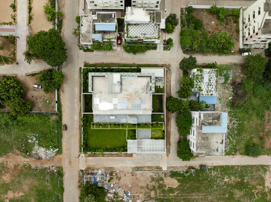 Twilight House / Spacefiction Studio Twilight House / Spacefiction Studio - Image 6 of 33