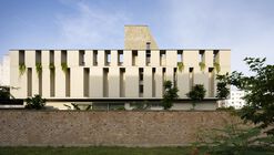 Twilight House / Spacefiction Studio