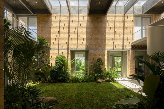 Twilight House / Spacefiction Studio Twilight House / Spacefiction Studio - Image 17 of 33