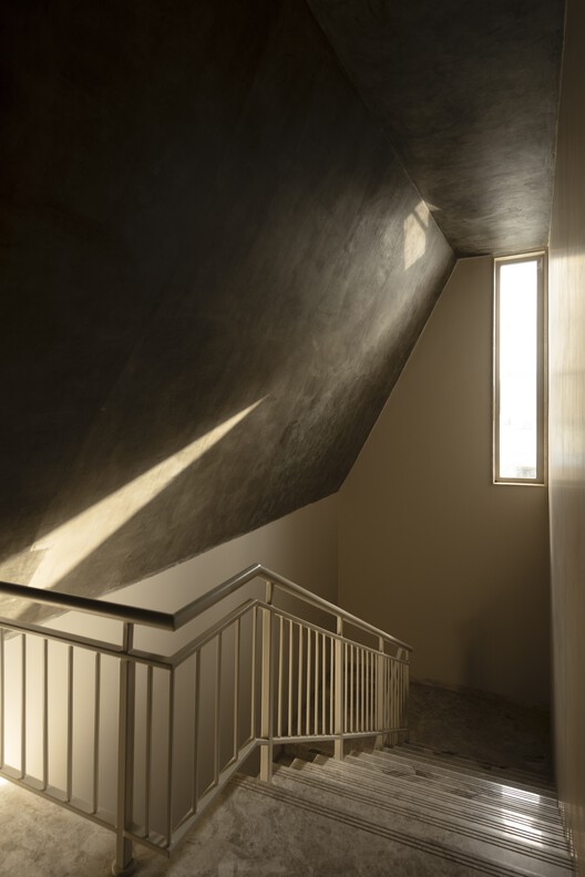 Twilight House / Spacefiction Studio Twilight House / Spacefiction Studio - Interior Photography, Stairs, Handrail