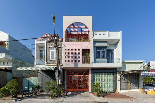 Tomi House / The Studio Tomi House / The Studio - Exterior Photography, Balcony