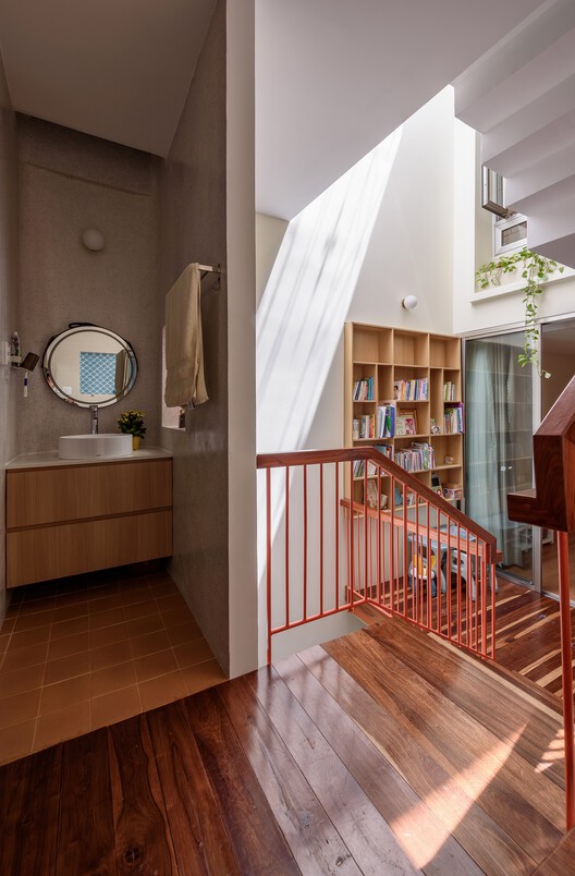 Tomi House / The Studio Tomi House / The Studio - Interior Photography, Wood, Stairs, Lighting, Handrail
