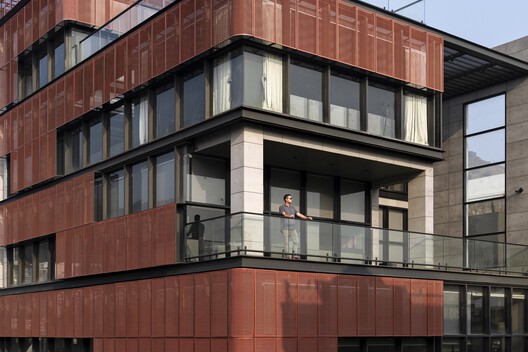Screened Space Office Building / Studio UF+O Screened Space Office Building / Studio UF+O - Exterior Photography, Glass