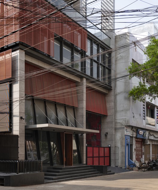 Screened Space Office Building / Studio UF+O Screened Space Office Building / Studio UF+O - Image 16 of 29