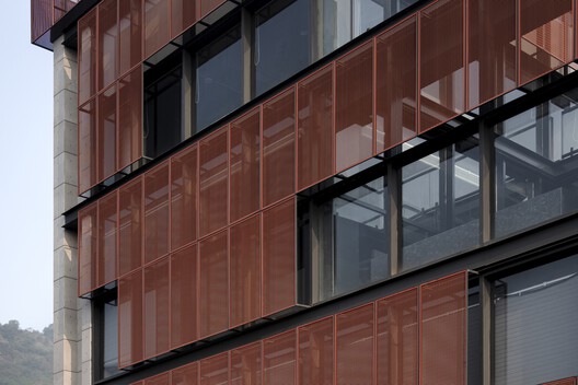 Screened Space Office Building / Studio UF+O Screened Space Office Building / Studio UF+O - Interior Photography, Glass