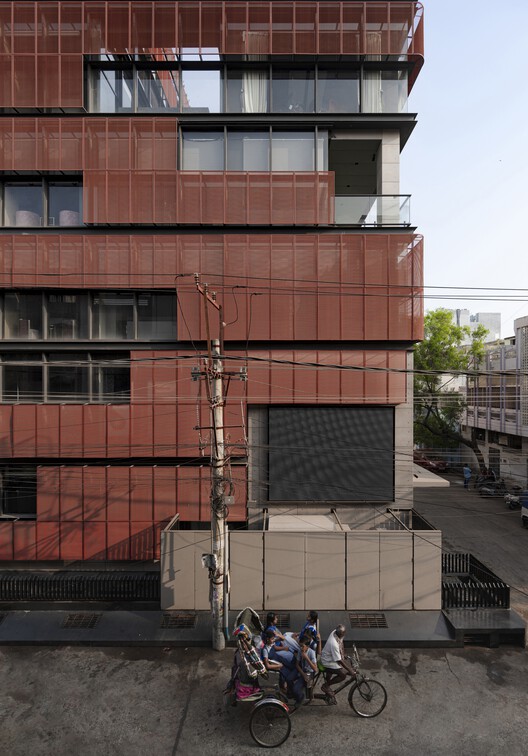 Screened Space Office Building / Studio UF+O Screened Space Office Building / Studio UF+O - Exterior Photography