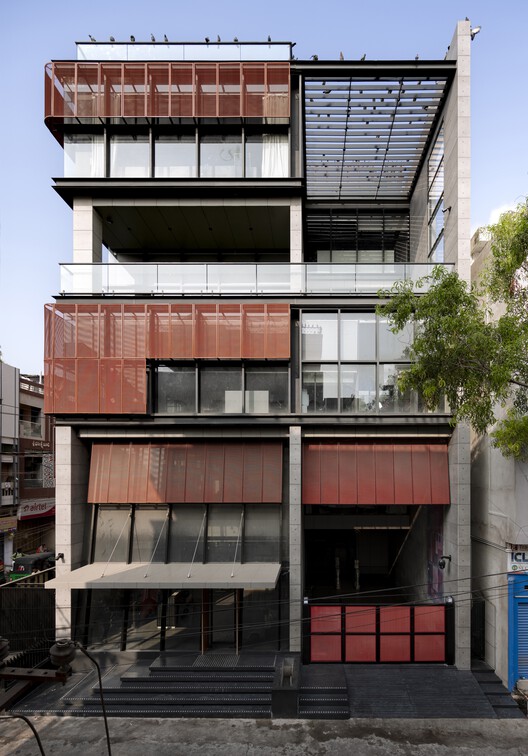 Screened Space Office Building / Studio UF+O - Exterior Photography, Office Buildings, Balcony